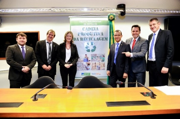 Carlos Gomes Inclui A Reciclagem Na Pauta Do Parlamento