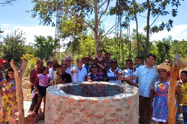 Prefeito Fábio Gentil vistoria obras na zona rural de Caxias MA