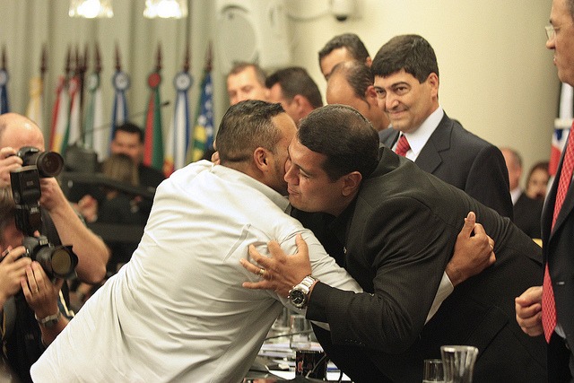 09_05_13_municipios01_sp_jean_madeira_homenageia_jovens_interna2