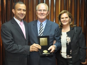 09_10_13_atuacao01_carlos_gomes_homenageia_fundacao_ipuc