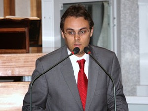 10_10_13_atuacao01_garla_sai_vice_liderança_bloco_camara_legislativa