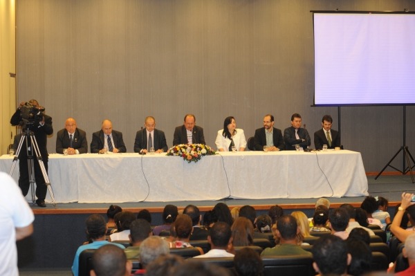 12_04_13_destaque03_ba_combate_as_doencas_cronica_dia_mundial_saude001