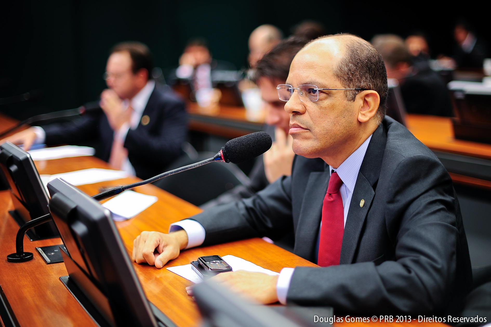 13_09_13_destaque05_rj_reduz_metade_carga_maxima_trabalhador