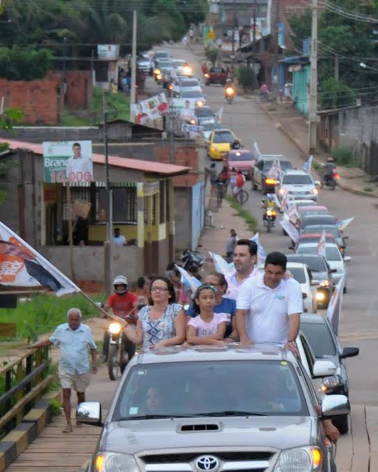 150 veículos participaram da carreata 10 em Rio Branco