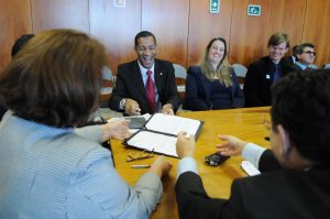 Assinado-compromisso-com-envelhecimento-ativo-no-Distrito-Federal-002-Foto-Pedro-Ventura