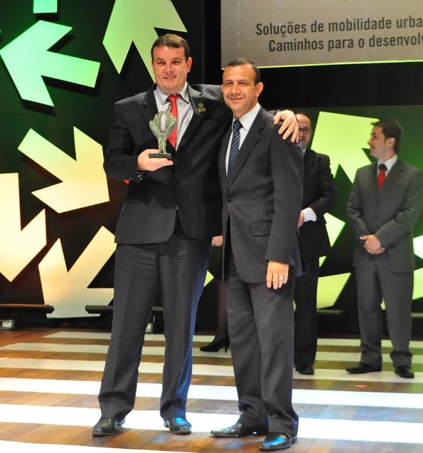 Carlos Gomes participou da entrega do Prêmio Gestor Público 2014 Carlos Gomes participou da entrega do Prêmio Gestor Público 2014