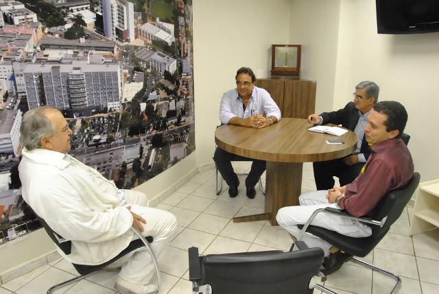 Fausto-Pinato-PRB-visita-Hospital-de-Base-de-São-José-do-Rio-Preto2-13-05-15