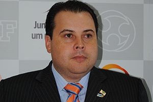 II_28_1_13_artigos_df_julio_ribeiro_inclusao_atraves_esporte