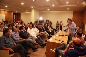 Marcelo-Crivella-PRB-encontro-proofisionais-entretenimento-foto2-ascom-12-10-2016