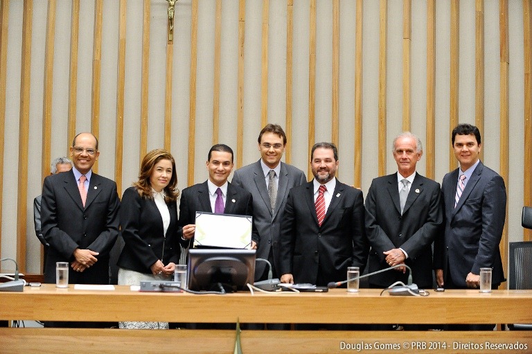 Titulo-todo-homem-publico-deveria-ostentar-servo-diz-Pereira-homenagem-em-prb-Brasilia-003-2605-14