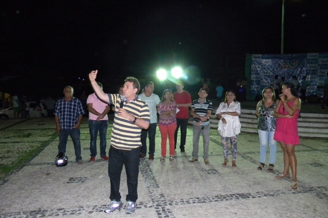 Prefeito Aderilo Alcântara abre oficialmente colônia de férias para os usuários do CRAS Prefeito Aderilo Alcântara abre oficialmente colônia de férias para os usuários do CRAS