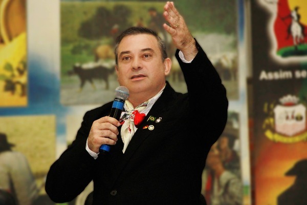 Projeto de Airton Callai regulamenta transporte por aplicativos em Lucas do Rio Verde