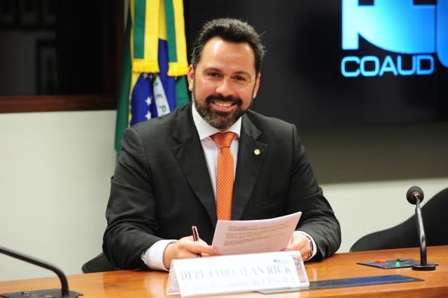Alan Rick pede explicação ao ministro da Integração Nacional sobre prevenção de desastres