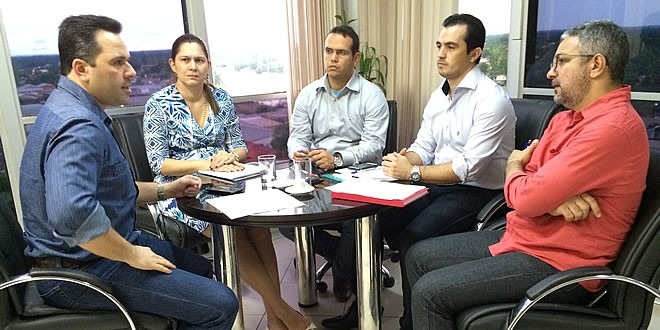 Alan Rick garante emendas para a saúde, habitação, manejo sustentável e comunidades terapêuticas do Acre