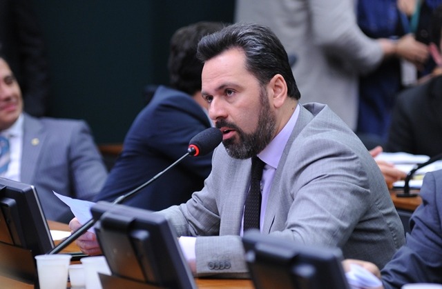 alan-rick-prb-exige-solucoes-e-investimentos-na-telefonia-movel-no-acre-foto-lucio-bernardo-agcamara-05-11-15