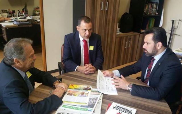 Alan Rick recebe representantes da Gol para tratar do custo das passagens aéreas no Acre