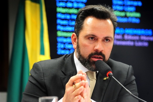 Alan Rick assegura recursos para recapeamento de vias e conclusão do Hospital Regional de Brasiléia