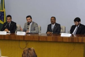 Alan Rick e Roberto Sales defendem pacientes com doenças raras