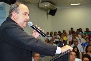 alcino-barcelos-prb-prefeito-pontes-lacerda-entrevista-foto-ascom-26-05-2017