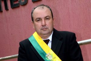 alcino-barcelos-prb-prefeito-pontes-lacerda-entrevista-foto3-ascom-26-05-2017