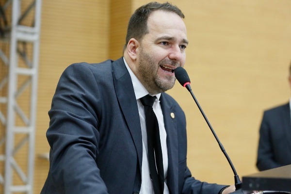Alex Redano condena aumento abusivo da energia elétrica em Rondônia