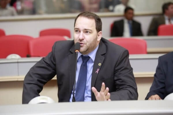 Alex Redano cria premiação regional do “Aluno Nota Dez” em Rondônia