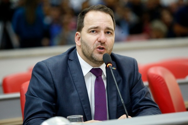 Alex Redano pede recuperação de trechos da BR 257 em Rondônia