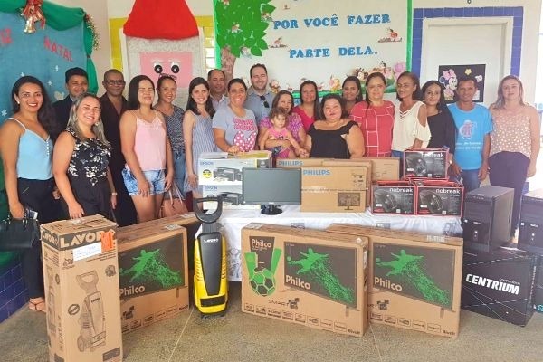 Alex Redano garante recursos para equipar creche em Machadinho do Oeste (RO)