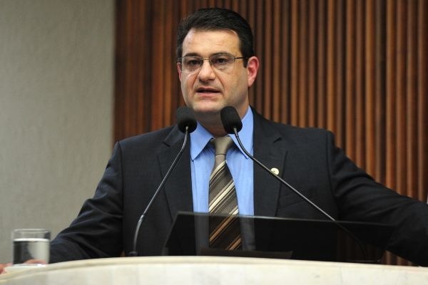 Alexandre Amaro apoia PEC que extingue aposentadoria para ex-governadores do Paraná