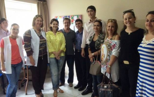 alexandre-dauage-prb-sebastiao-santos-prb-50-mil-para-apae-de-ourinhos-foto-ascom-28-07-15-02