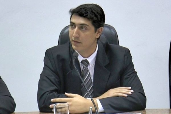 Alexandre Zoio solicita castração de animais em Ourinhos