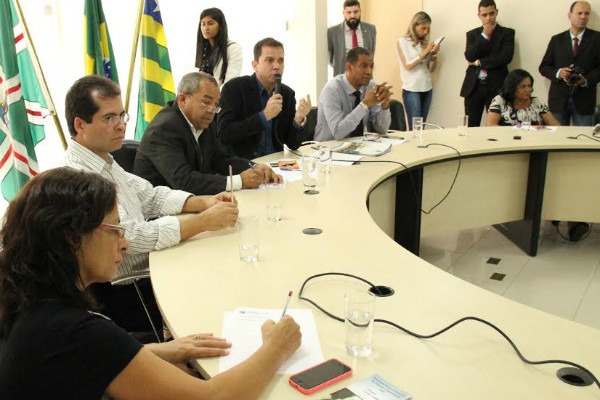 Comissão presidida por Alysson Lima debate projetos com entidades em Goiânia(GO)