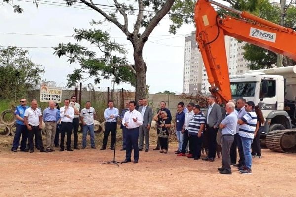 Alvoni Medida participa de ato para a retomada de obras em bairro de Porto Alegre