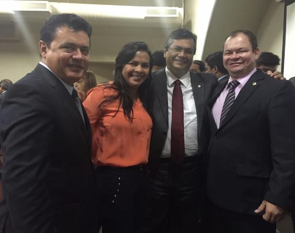 Ana do Gás prestigia assinatura de ordem de serviços que vai recuperar escolas estaduais do Maranhão