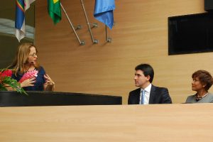 ana-lucia-vereadora-prbrecife-pe-homenageia-mulheres-em-sessao-solene-da-camara-foto-ascom-31-03-2017-02