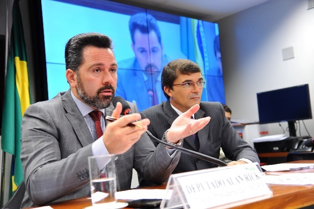 André Abdon e Alan Rick defendem fiscalização da Companhia de Eletricidade do Amapá 