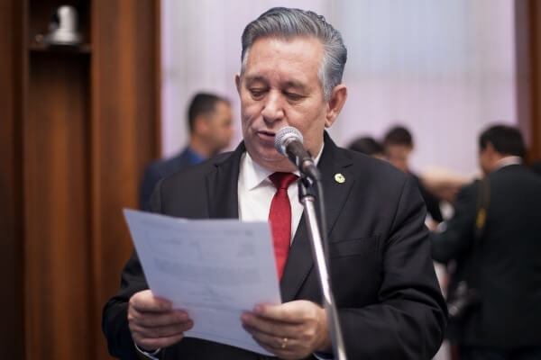 Antonio Vaz quer academia ao ar livre em São Gabriel do Oeste