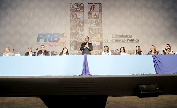 Ao abrir seminário do PRB Mulher, Pereira declama poema, destaca investimentos e cobra resultado