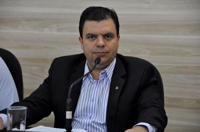 Aprovado PL de Nilton Santos que obriga fornecedores de serviços a dar publicidade de promoções e benefícios para o consumidor