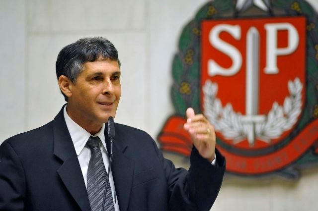 Aprovado PL de Sebastião Santos que limita tempo de espera para atendimento em telefonia Aprovado PL de Sebastião Santos que limita tempo de espera para atendimento em telefonia