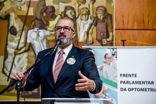 Ministério da Saúde amplia atendimento à saúde visual no SUS