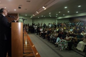 Atletas capixabas e ministro George Hilton são homenageados em Vitória