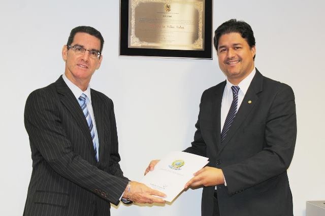 Atuação de Roberto Sales é reconhecida pelo ministro Lior Bem Dor