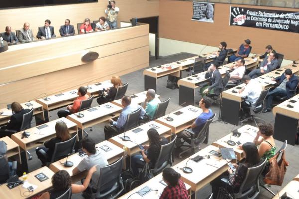 Audiência pública debate extermínio da juventude negra no Recife