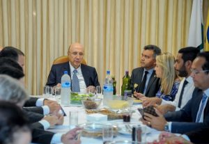 bancada-do-prb-recebe-henrique-meirelles-para-debater-reforma-da-previdencia-foto-douglas-gomes-09-03-17-02