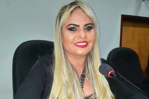 Vereadora Berenice Carneiro quer erradicar o analfabetismo em Beberibe (CE)