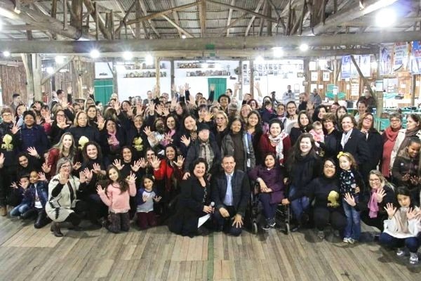 “Estamos aqui para selarmos uma parceria de vida”, disse Beth Colombo