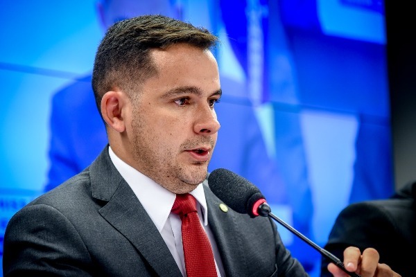 Capitão Alberto Neto alerta para proposta que pode prejudicar a Zona Franca