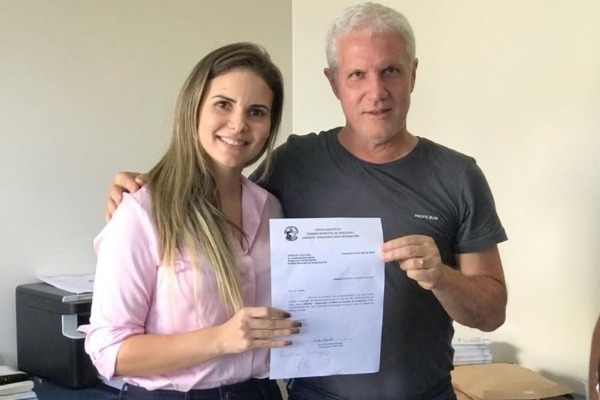 Carla Redano garante emenda de R$ 30 mil para associação de autistas de Ariquemes