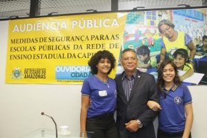 Carlos Alberto debate criminalidade nas escolas públicas de Manaus